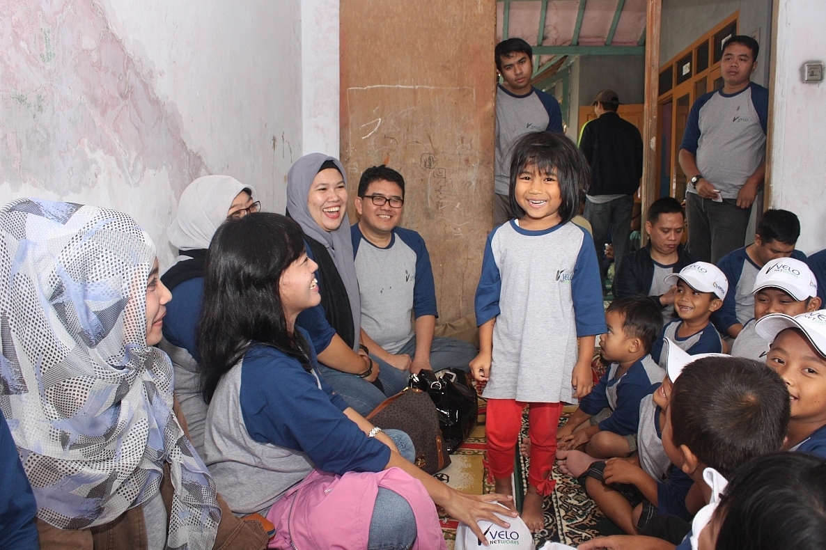 0118 Velocare; Bakti Sosial ke Panti Asuhan Budi Luhur