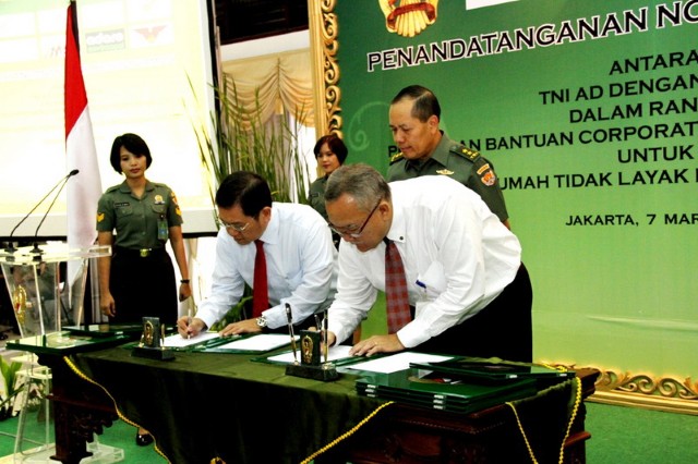 0307 Rajawali Corpora Sumbang Dana 20 Miliar untuk Rehabilitasi Rumah Dinas TNI-AD (1)