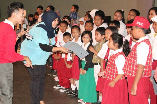 0321 Beasiswa Anak Karyawan Rajawali Group