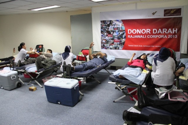 0911 Donor Darah Rajawali Corpora September 2013